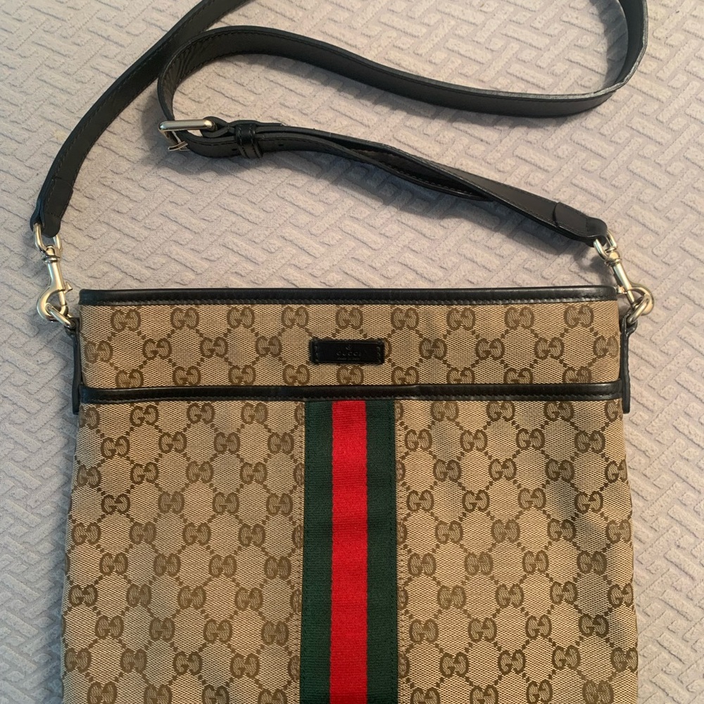 Gucci Beige Bag with Signature Stripe